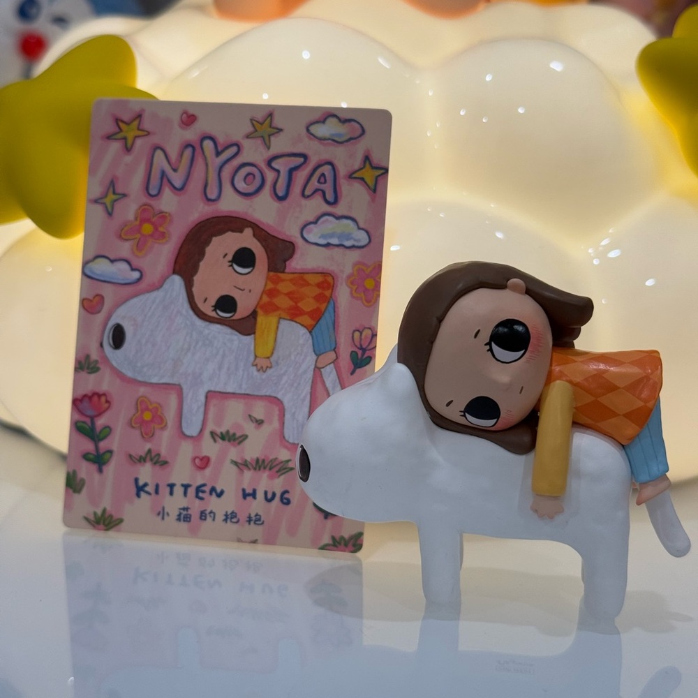 Nyota Kitten Hug Doll - White and Brown